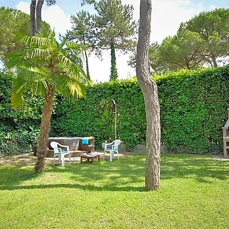 A Peaceful Hideaway With A Beautiful Garden And Jacuzzi